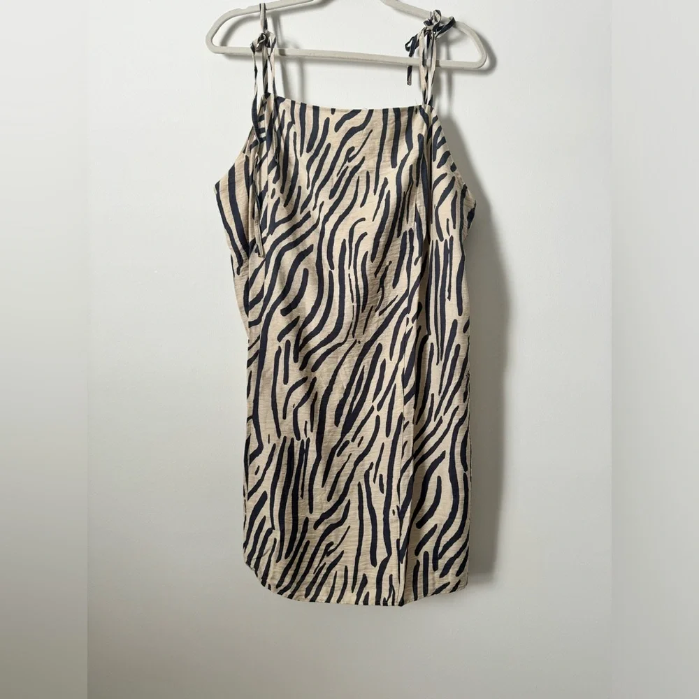 H&M Dress NWT - Picture 2 of 6